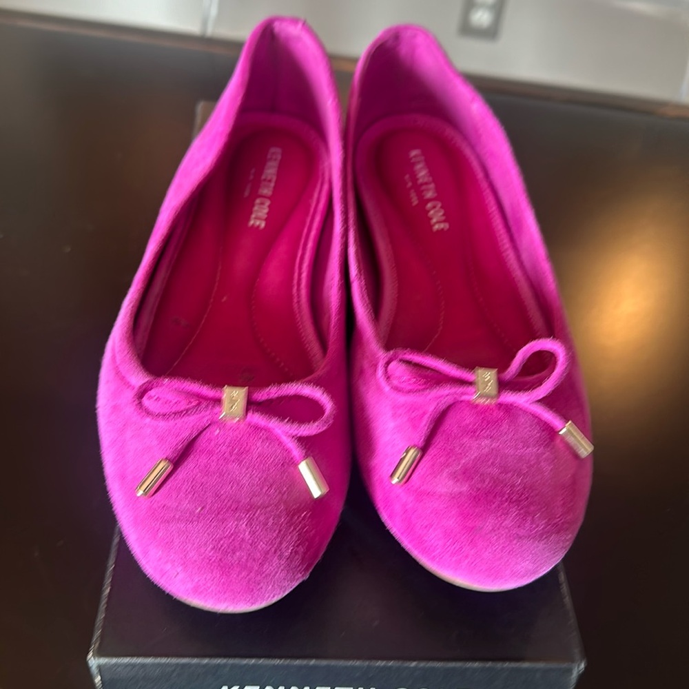 Kenneth Cole New York hot pink suede Balance ballet flat size 7